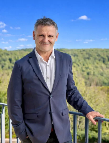 CHRISTIAN RAYMOND, adjoint municipal