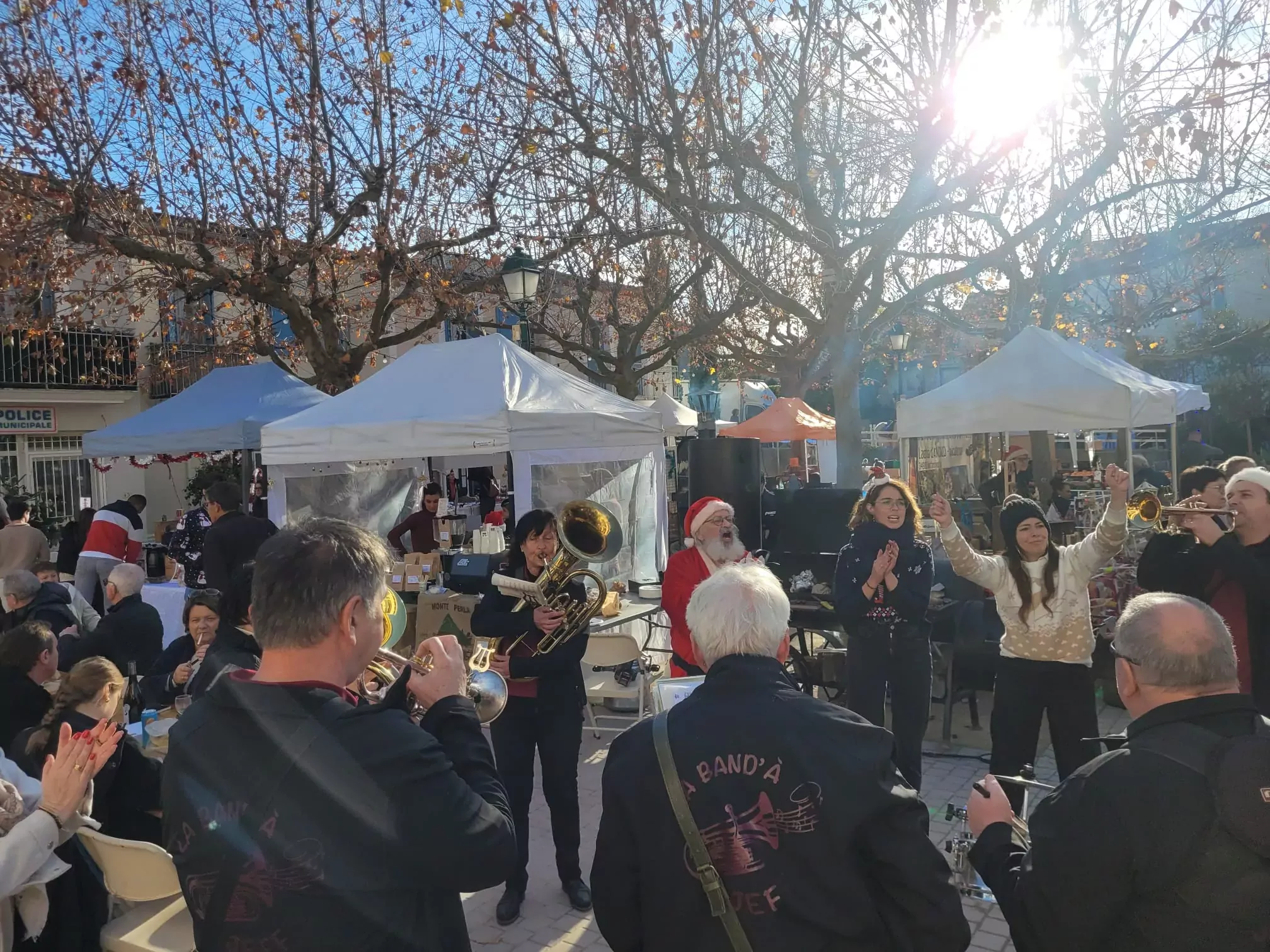 Marché de Noël Montferrier-sur-Lez fanfare